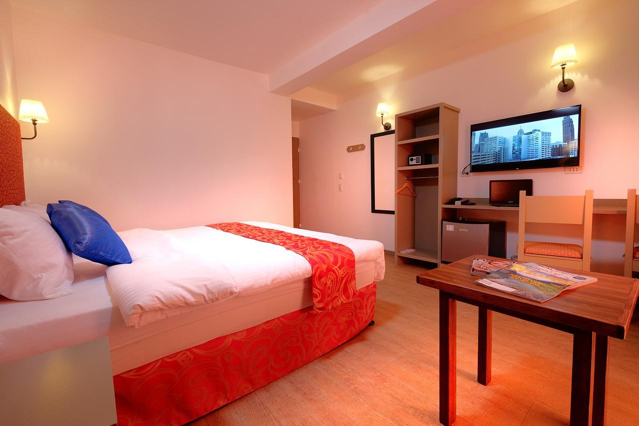 Frankfurter Deluxe Inn Cebu Ngoại thất bức ảnh