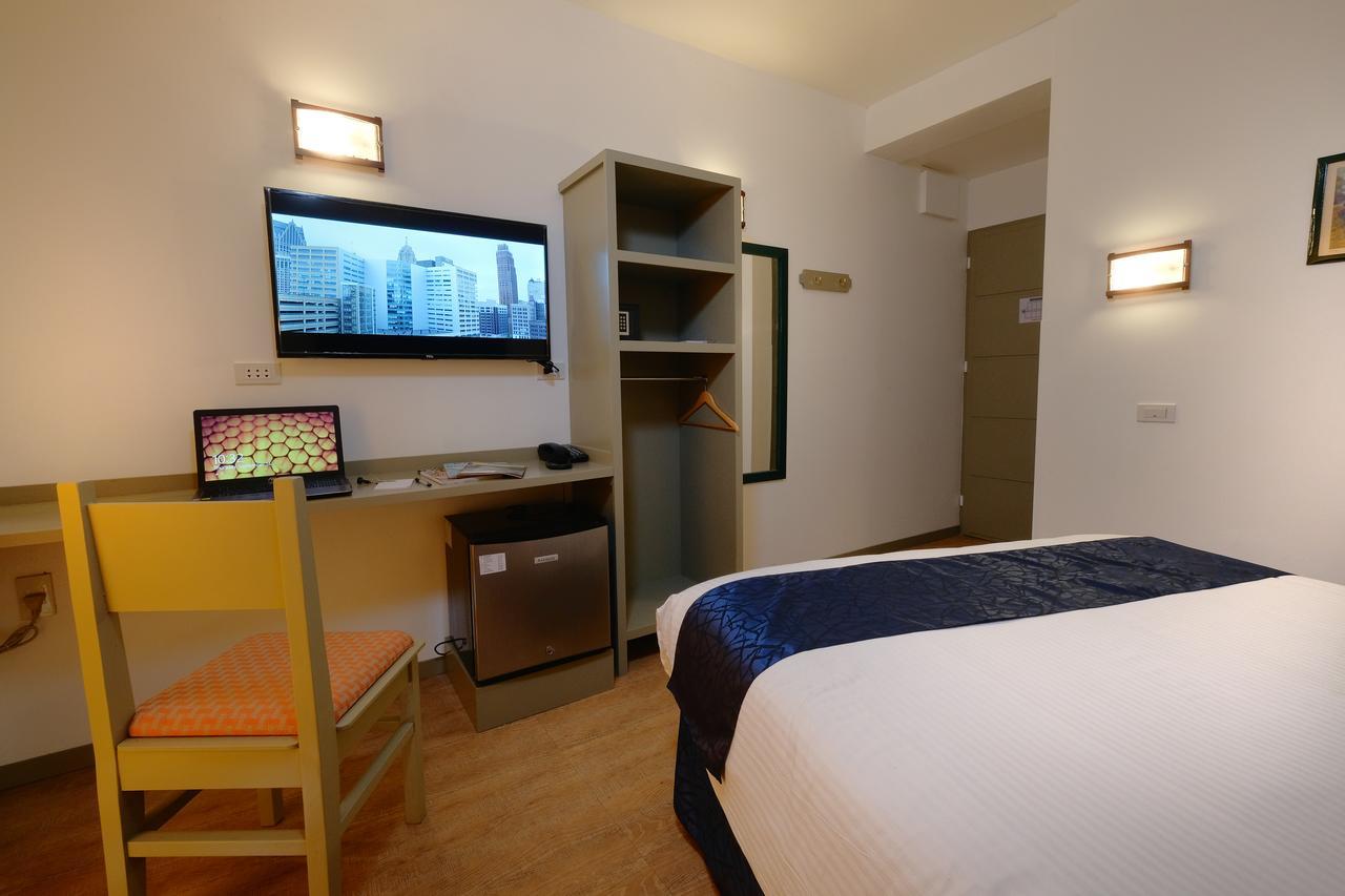 Frankfurter Deluxe Inn Cebu Ngoại thất bức ảnh